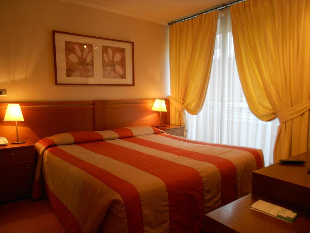 Andes Suites Santiago del Cile Esterno foto